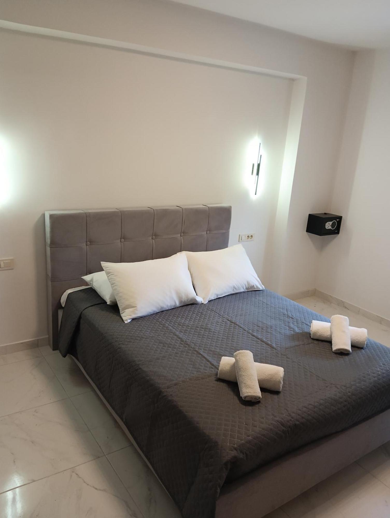 Villa Pouliezos Apartments Alykanas  Ngoại thất bức ảnh