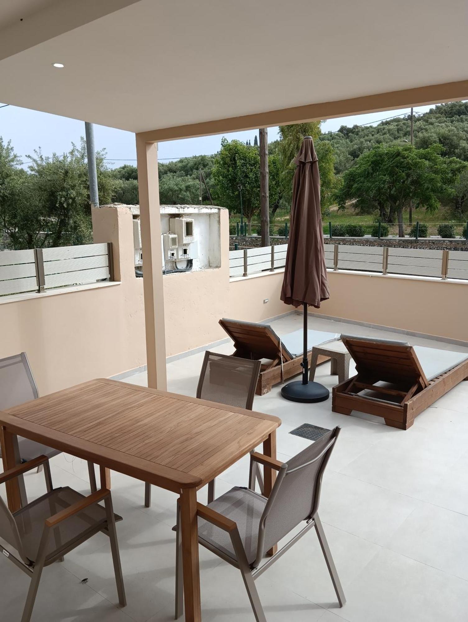 Villa Pouliezos Apartments Alykanas  Ngoại thất bức ảnh