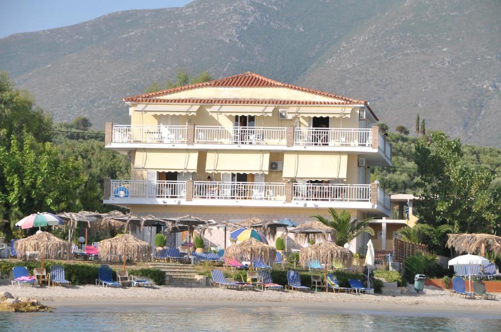 Villa Pouliezos Apartments Alykanas  Phòng bức ảnh