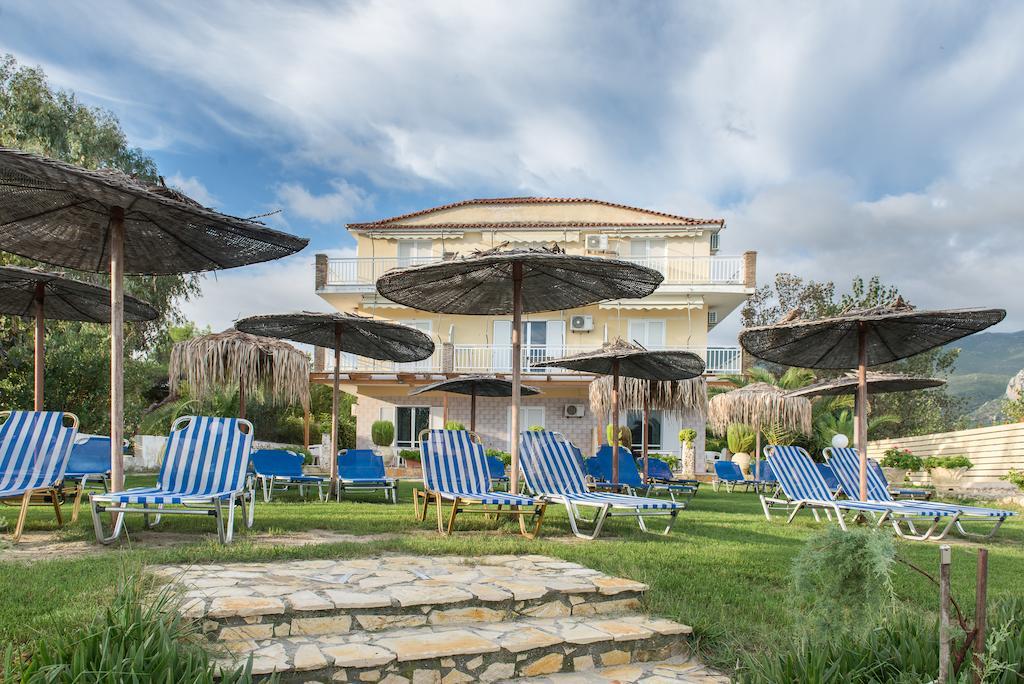 Villa Pouliezos Apartments Alykanas  Phòng bức ảnh